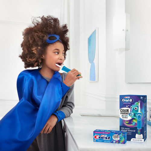 Oral-B + Crest Color Changing Electric Toothbrush Kids Bundle - Image 8